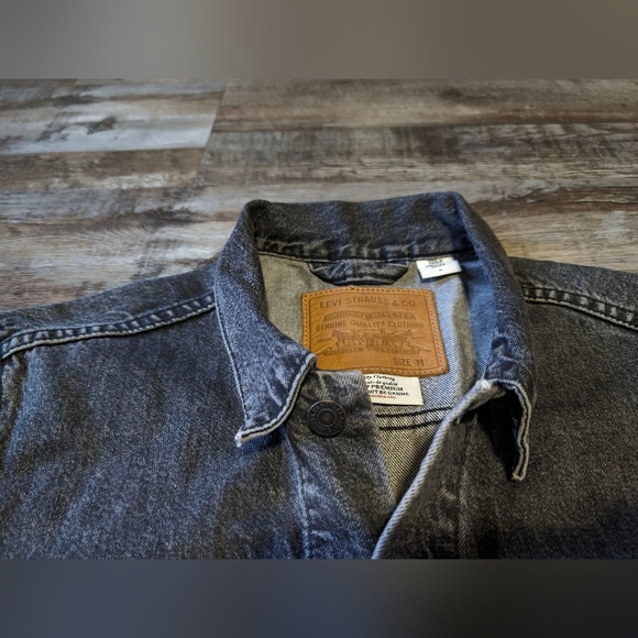 Levi's Denim Jacket - Picture 2 of 6